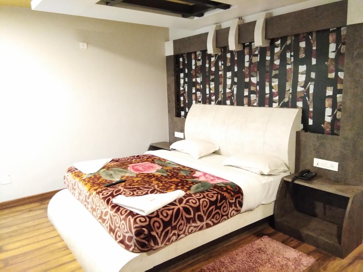 Sarkar Palace Ooty Buitenkant foto
